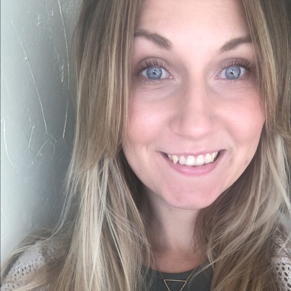 Meet your Posher, Karlee - Picture 1 of 1